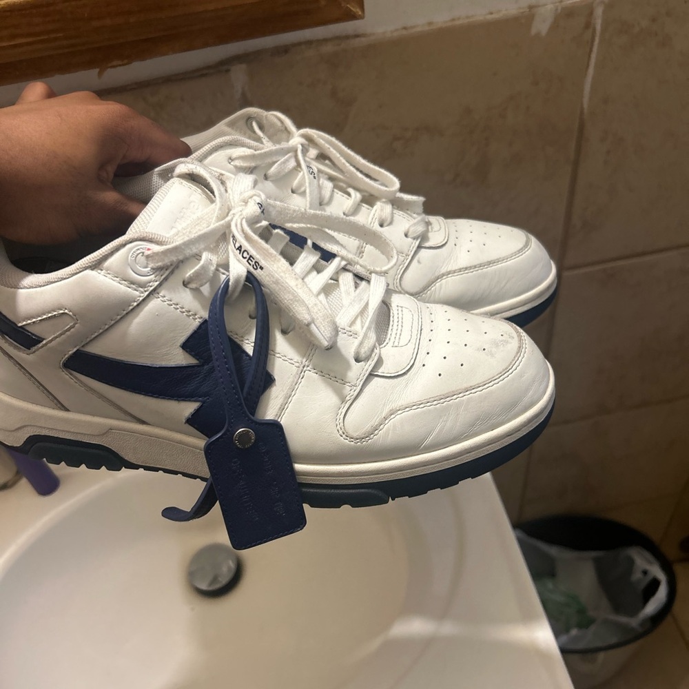 off whites retail price is 600 im open to negotiate any price within reason